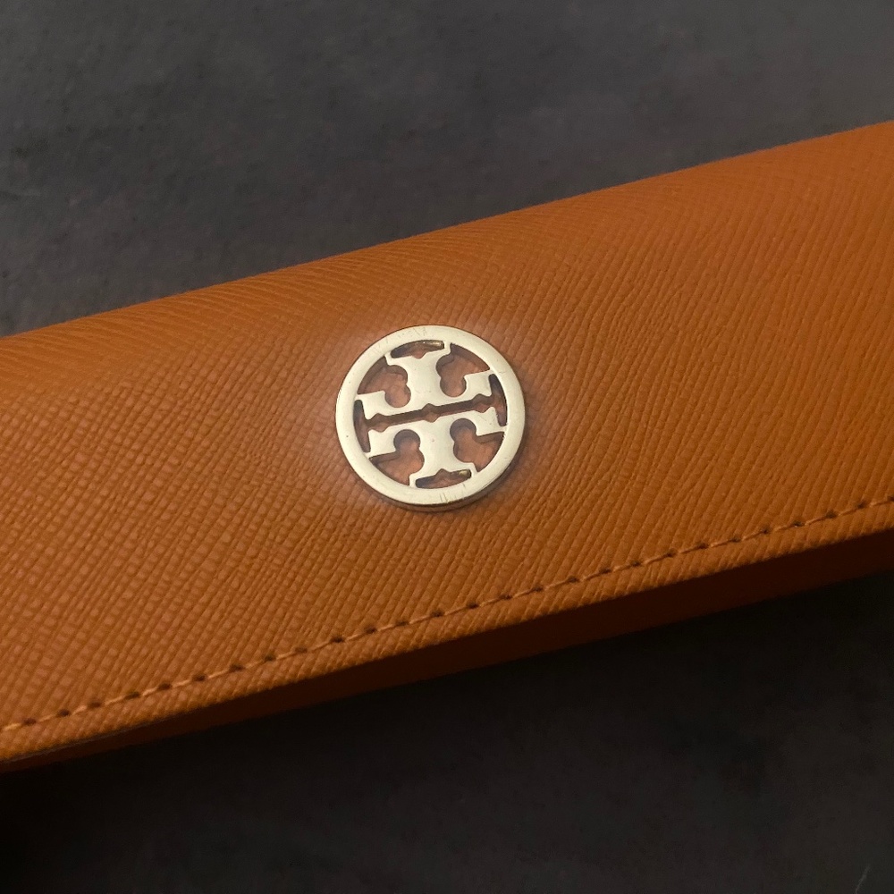Tory Burch Glass case